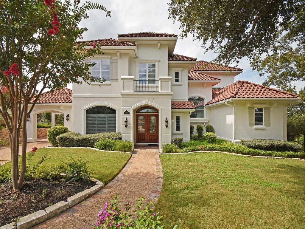 The Pros and Cons of Living in Lakeway Texas